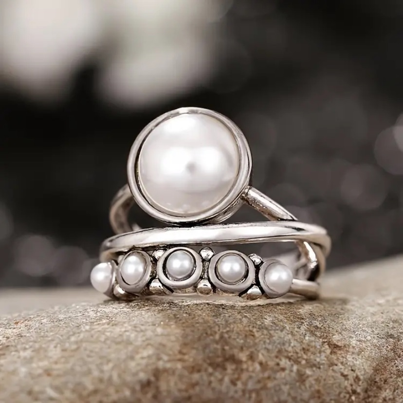 Anthropologie Silver And White Pearl Ring Set 45$